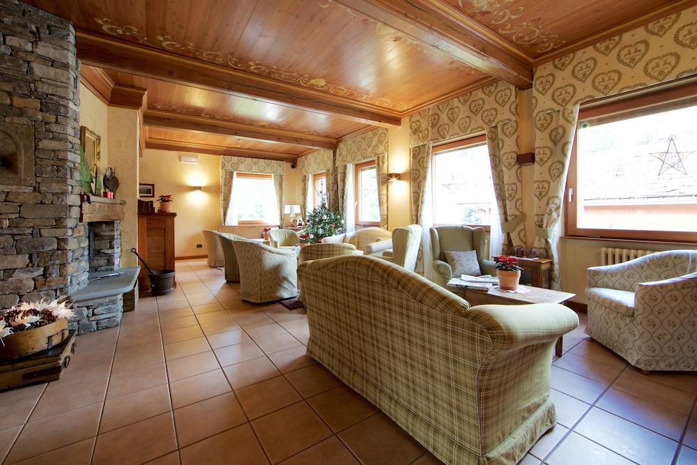 Hotel Croux Courmayeur Bagian luar foto