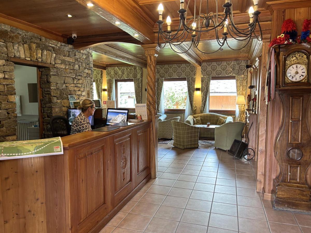 Hotel Croux Courmayeur Bagian luar foto