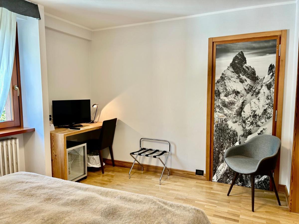 Hotel Croux Courmayeur Bagian luar foto