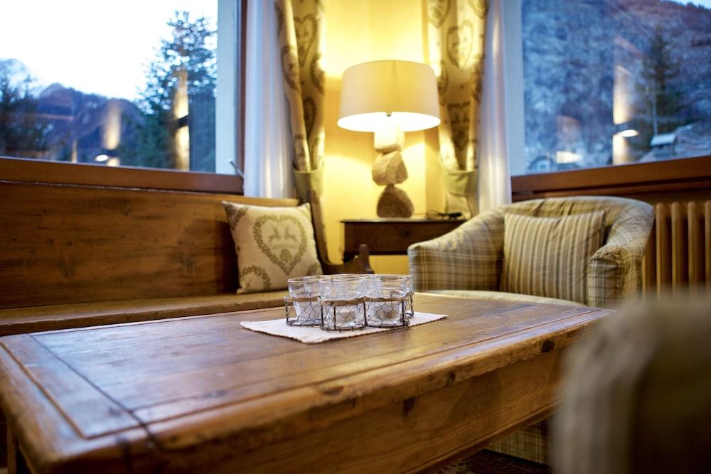 Hotel Croux Courmayeur Bagian luar foto