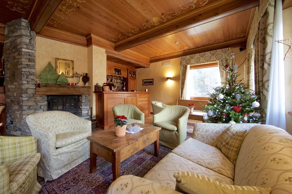 Hotel Croux Courmayeur Bagian luar foto