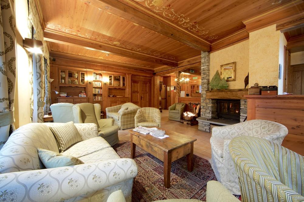 Hotel Croux Courmayeur Bagian luar foto